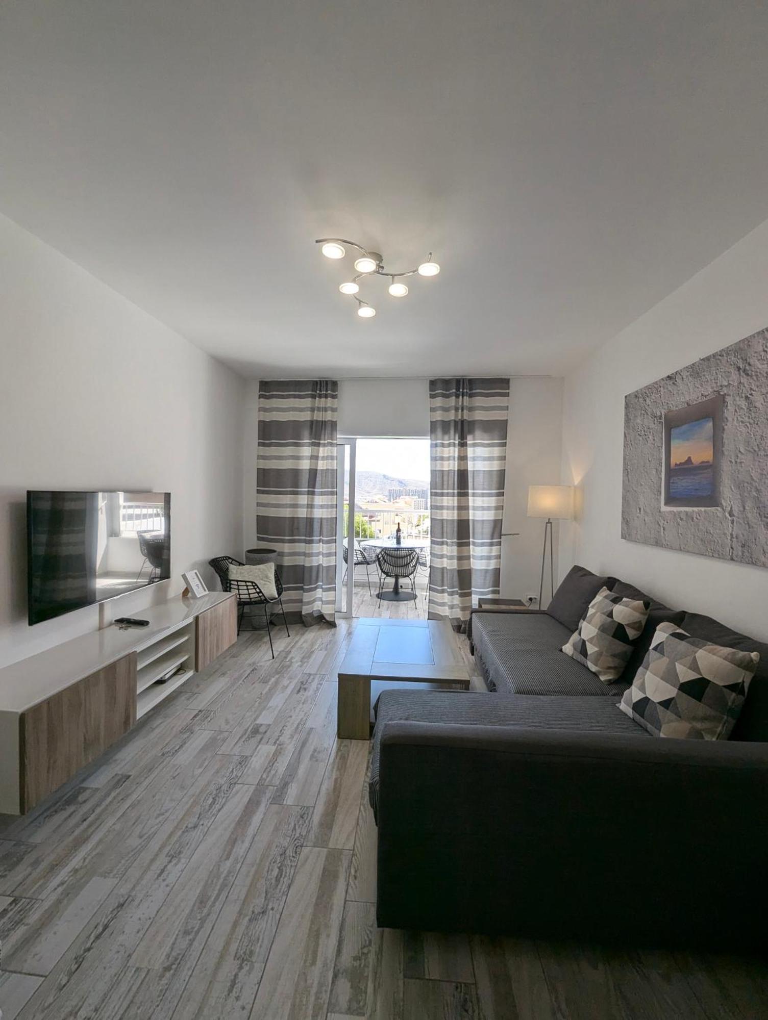 Cozy apartment in Los Cristianos Guincho  Exterior foto